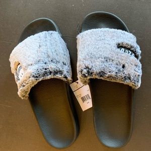 Volcom lived in lounge slides